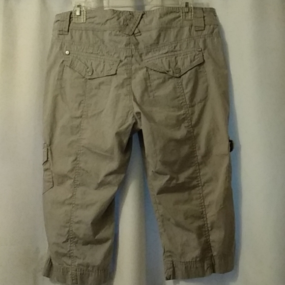 Capris - Picture 2 of 5